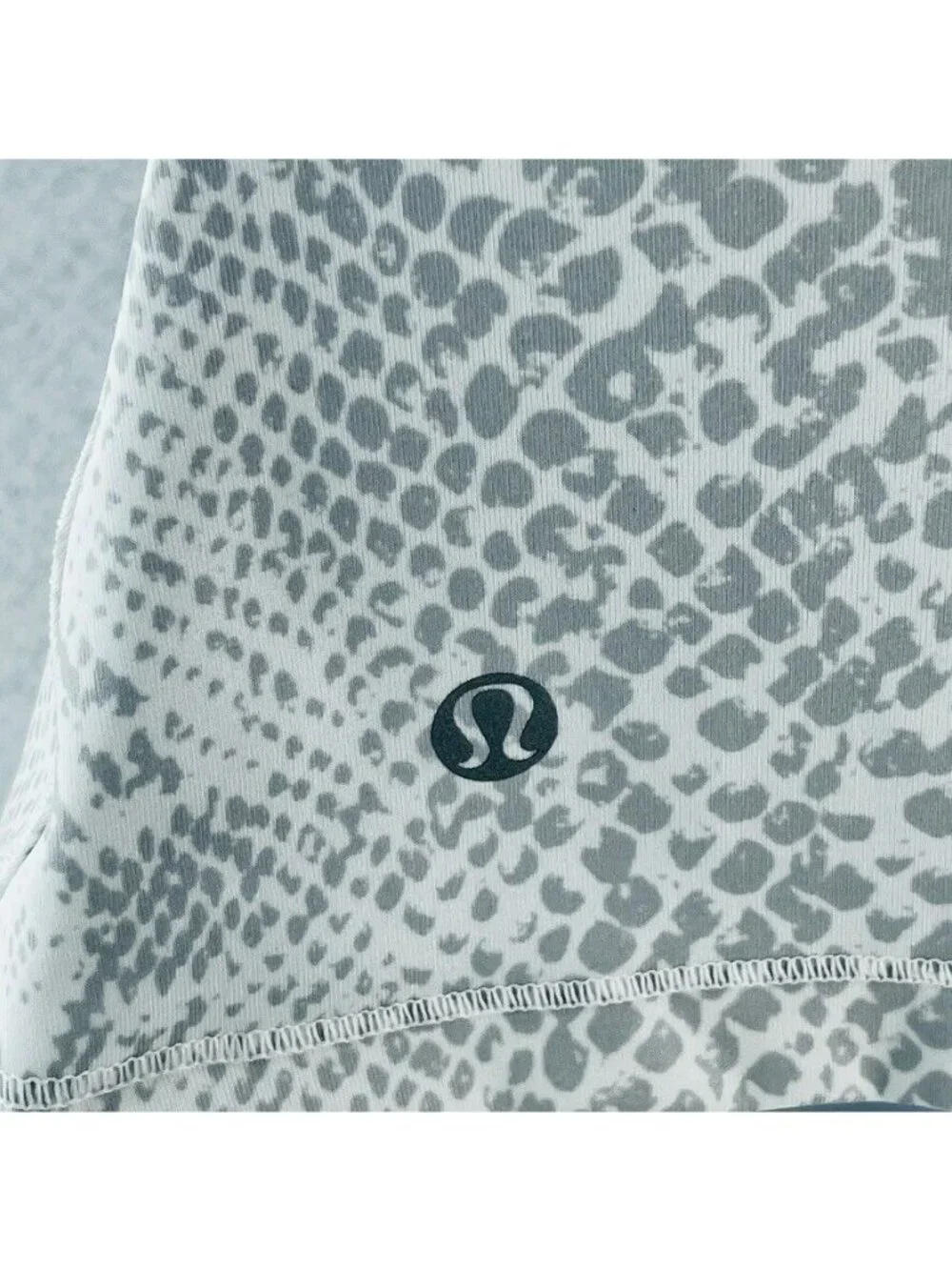 Lululemon Athletica Crossback Tank Top Size 2 White & Gray Snake Print Stretchy